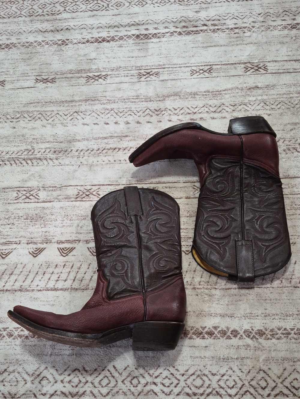 Men's Two-Tone Western Cowboy Boots - Burgundy and Dark Brown